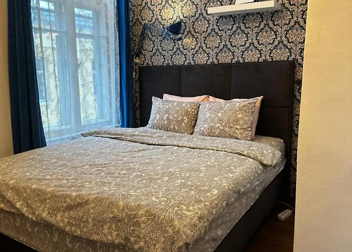 Family Apartment Near Kadriorg Swan Pond